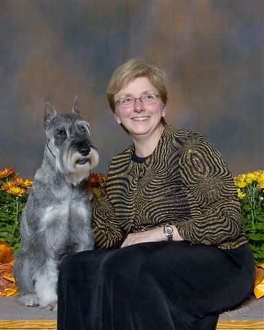 Lia and Line posing at a Gala